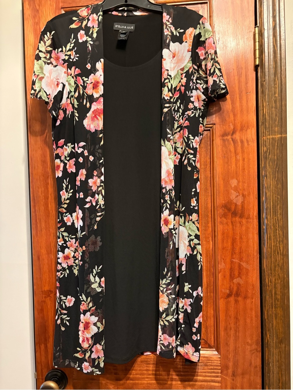 Stella & Julie Black Floral Open-Front Dress Size 6